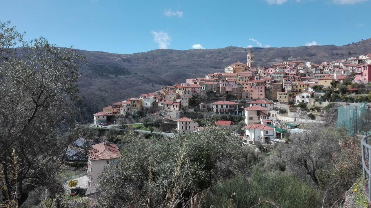Casa Dalia Villa Pietrabruna ภายนอก รูปภาพ